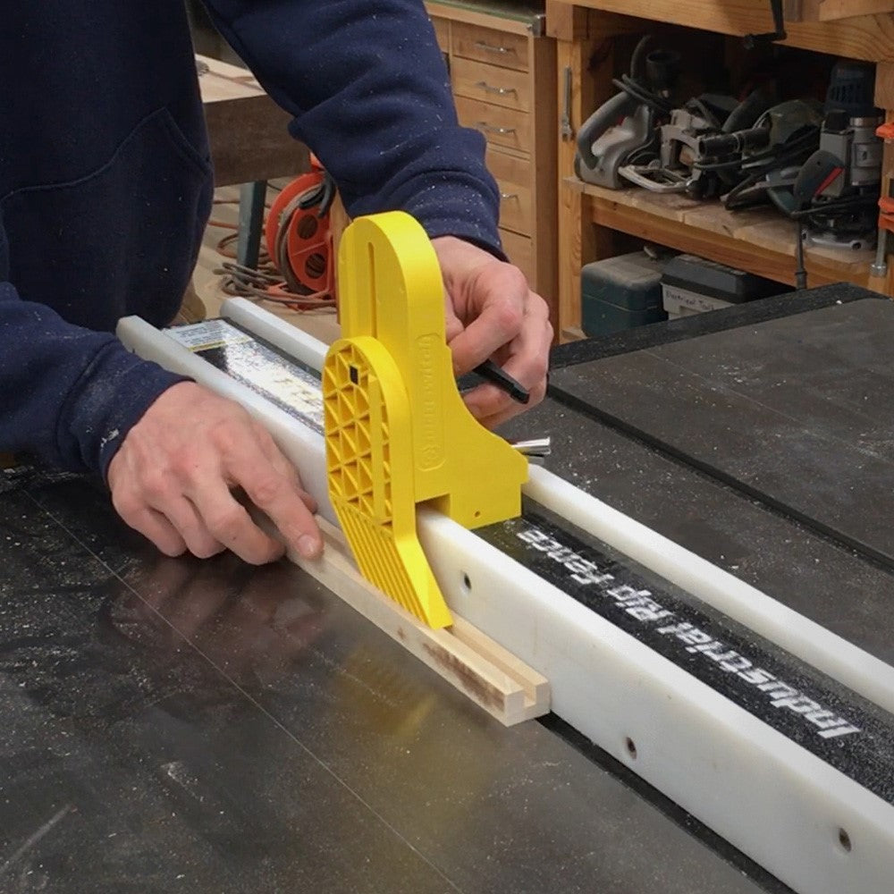 Magnetic vertical featherboard for table saw fences in action