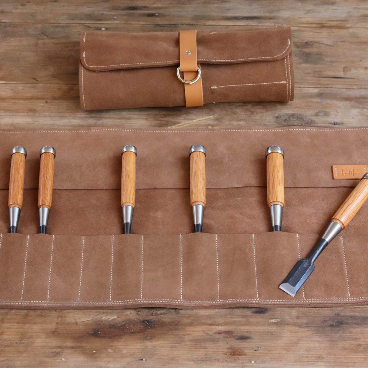En Mina 12 Pocket Suede Chisel Roll