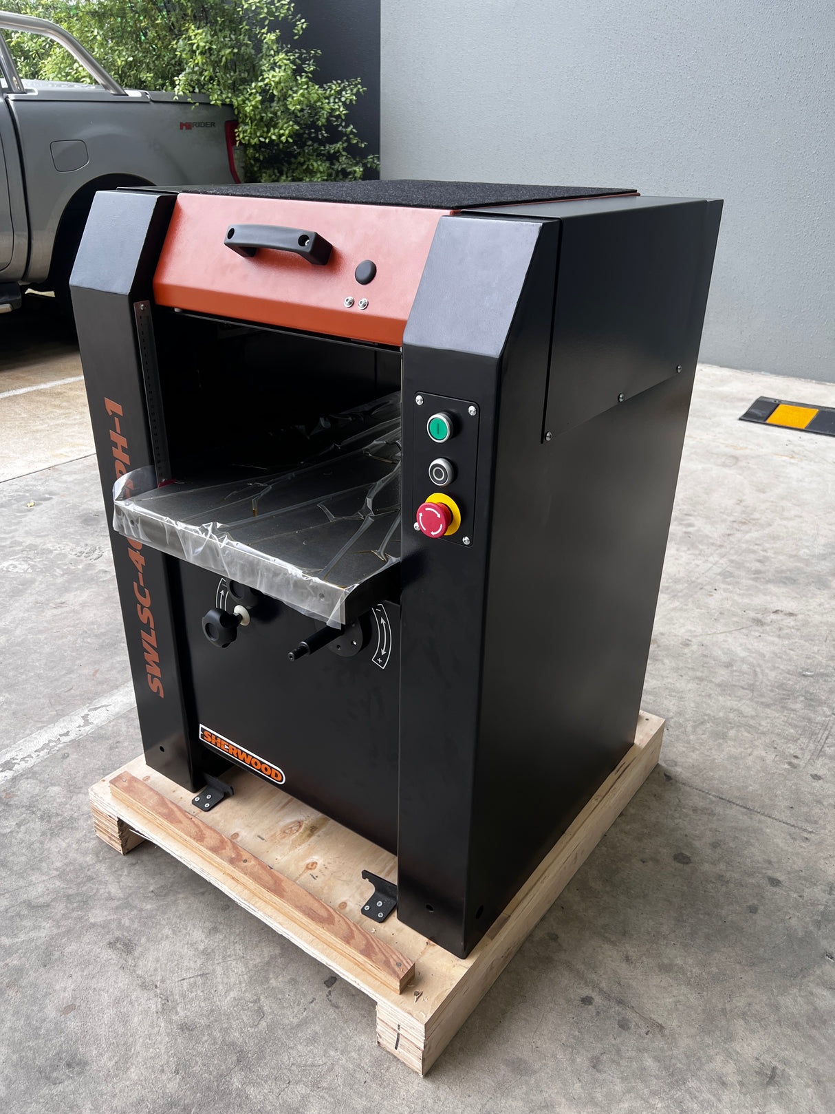 SAMPLE - Sherwood 16in Euro Style Thicknesser 406mm 3000W 4HP with Helical Cutterhead