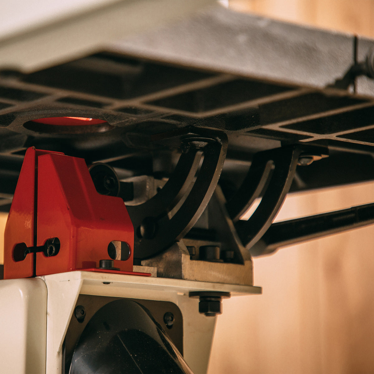 JET Tools 14in 1500W Euro Style Pedestal Bandsaw