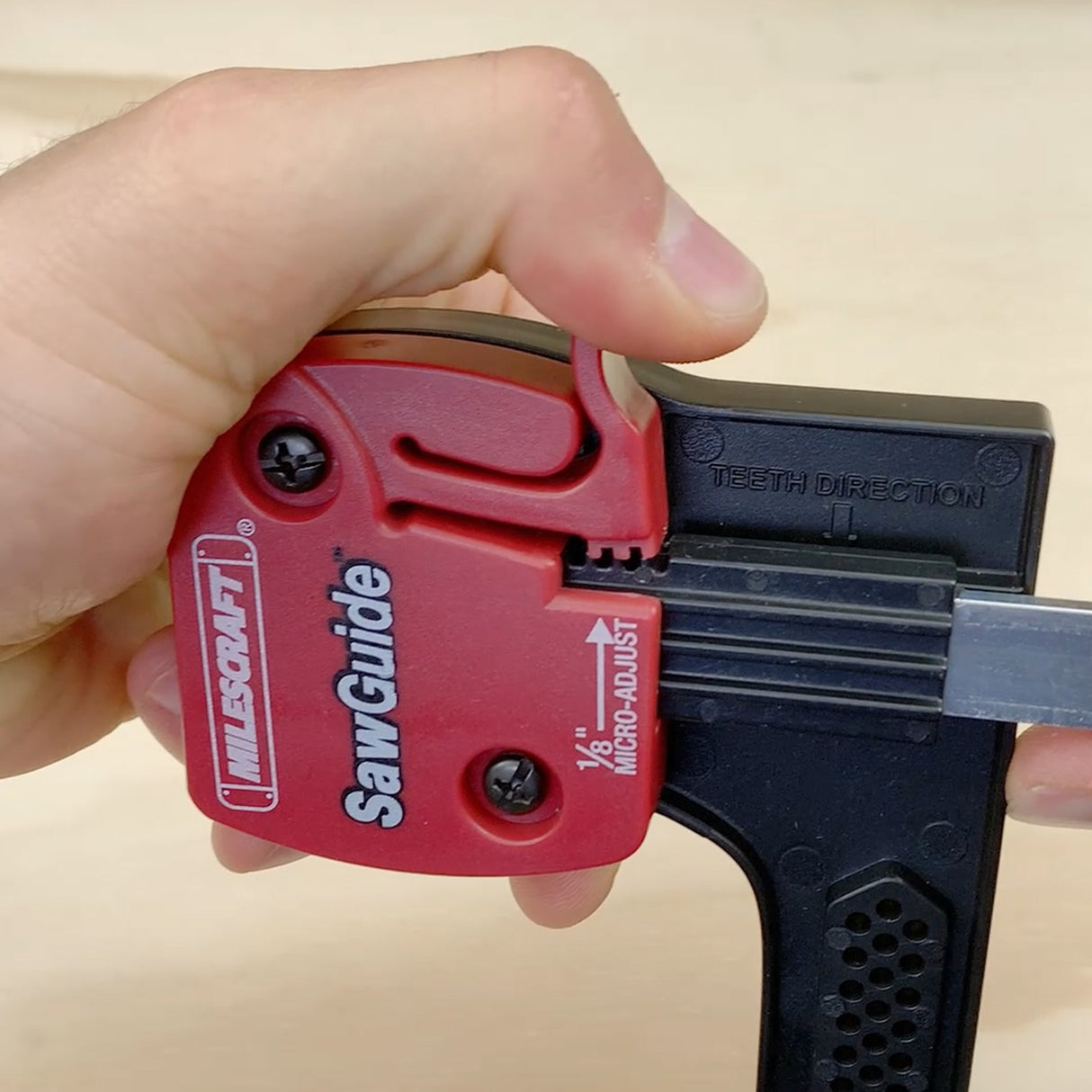 Milescraft SawGuide for Circular Saws & Jig Saws 410mm Long Guide Bar