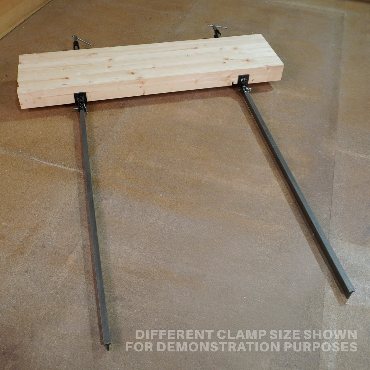 Torquata Heavy Duty Steel T-Bar Sash Clamp 1050mm Capacity