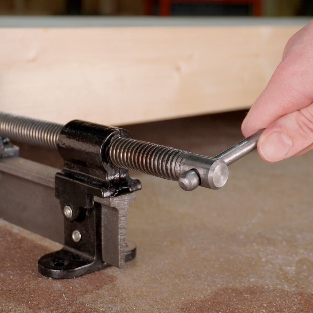 Torquata Heavy Duty Steel T-Bar Sash Clamp 1670mm Capacity