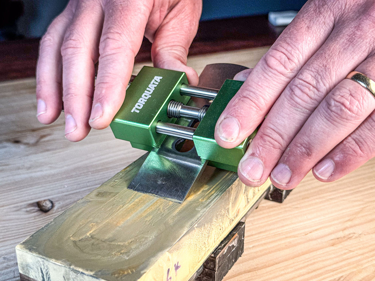 Torquata Honing Guide securely grips tools for razor-sharp sharpening