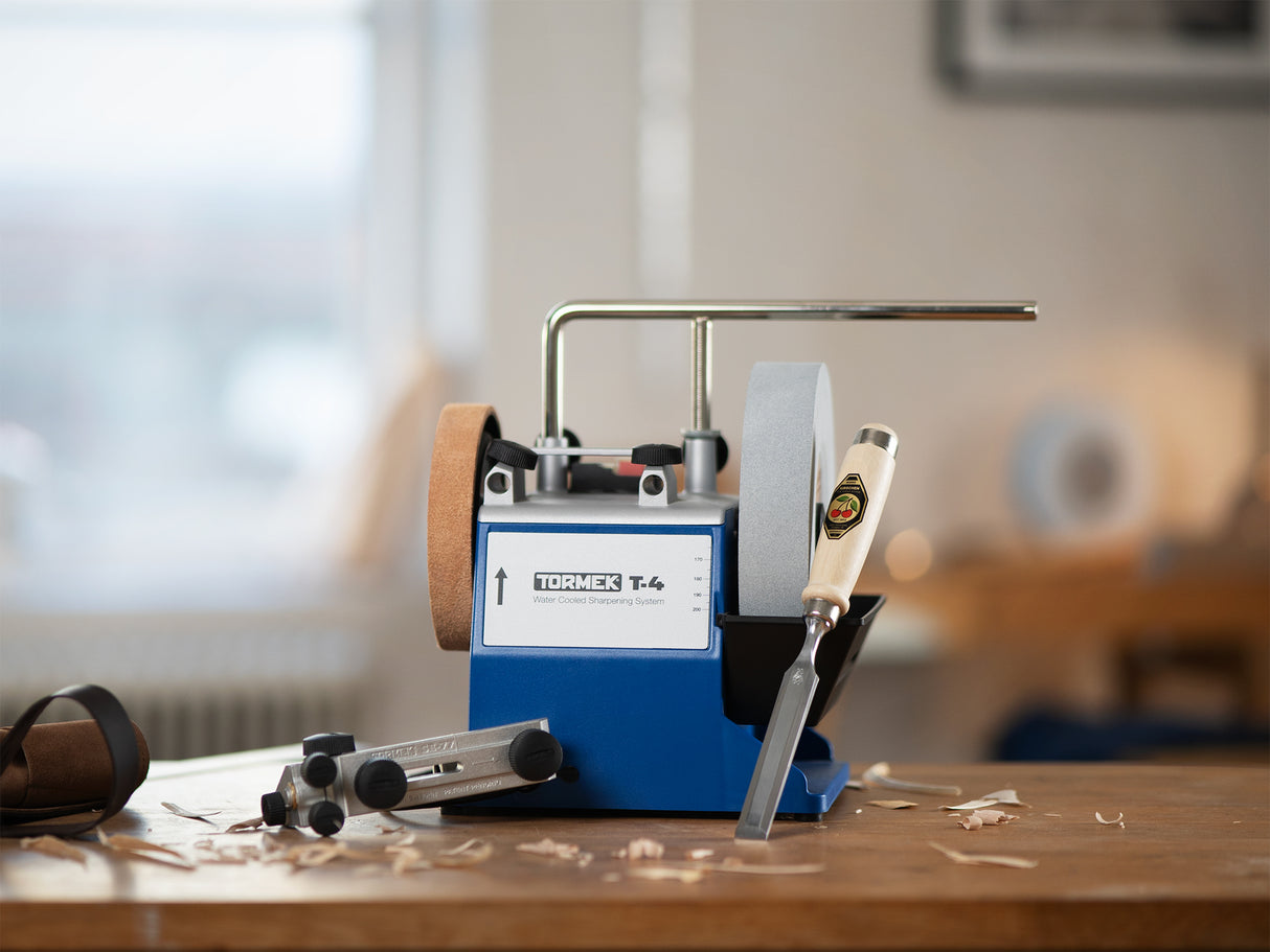 Tormek T-4ORIG Sharpening Machine with FREE SE-77 & Kirschen Chisel Included